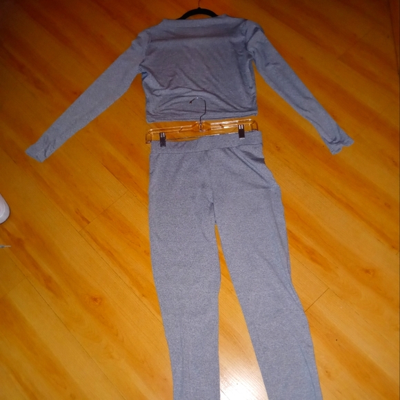 2 piece set - Picture 2 of 3